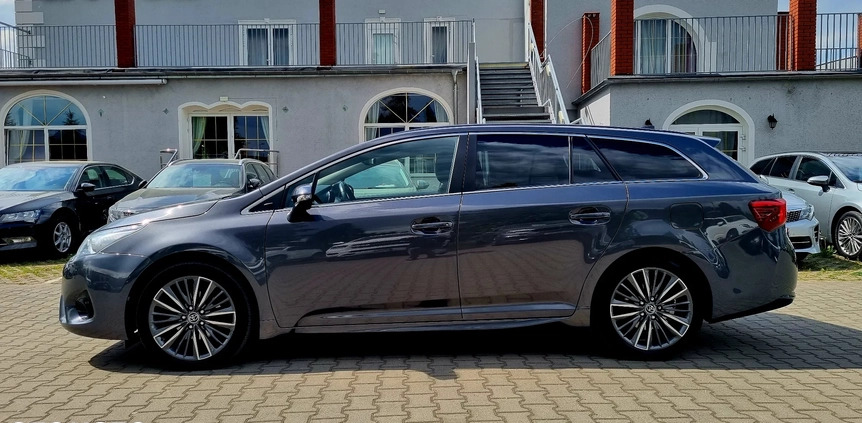 Toyota Avensis cena 63900 przebieg: 133000, rok produkcji 2017 z Kobyłka małe 277